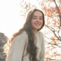 Portrait of a smiling woman outdoors